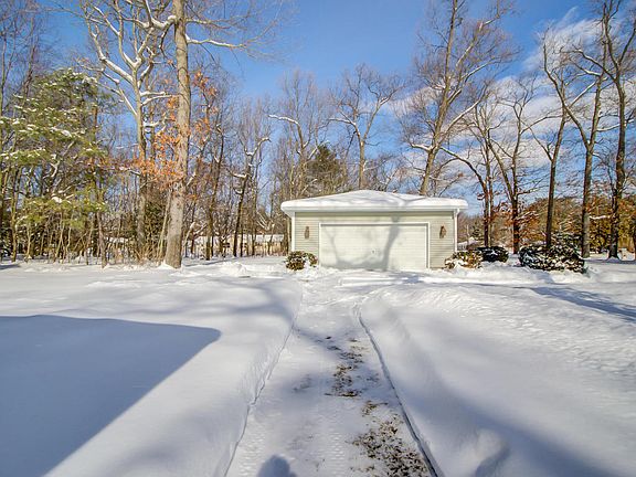 5th image of 1731 N Sheridan Dr