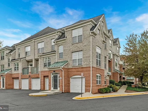 12170 Abington Hall Pl APT 205, Reston, VA 20190