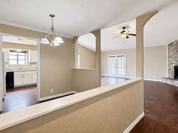 3rd image of 3426 Meadow Head Dr