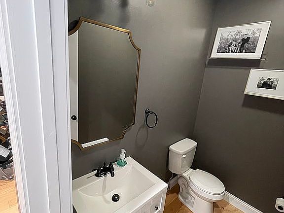 5th image of 4944 Fairview Ave