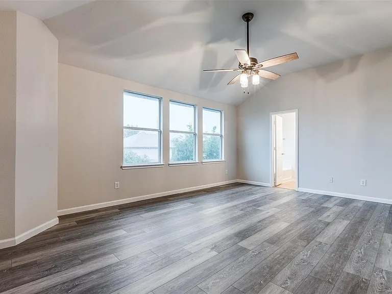 1817 Heron Dr — Photo 12