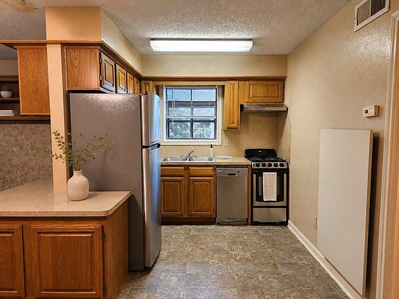 4th image of 1311 Antoine Dr APT 148