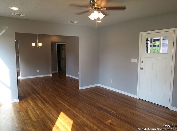 2nd image of 1407 Steves Ave