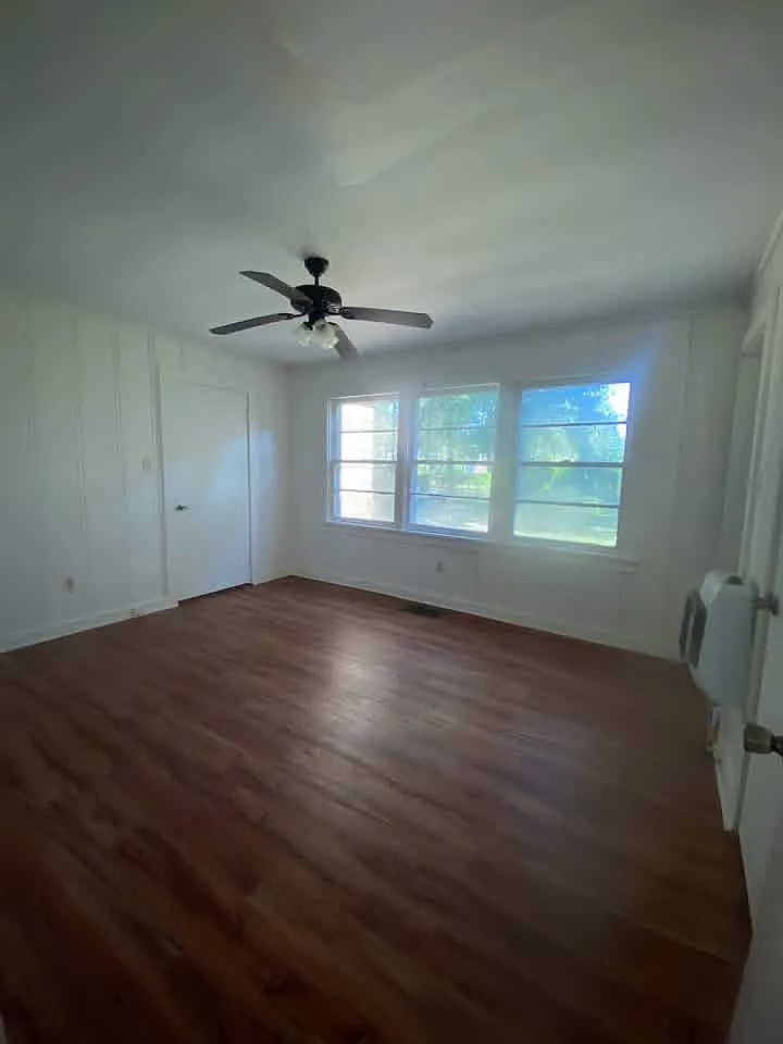 3 bed, $1,000 — Photo 4