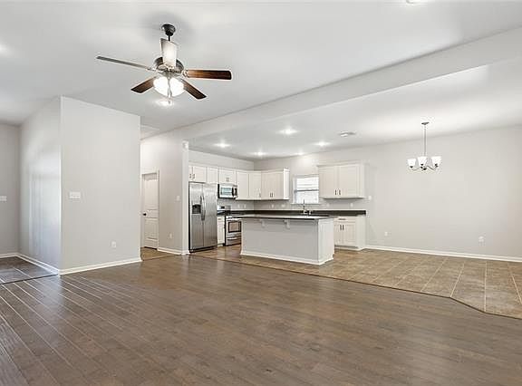 4th image of 1188 Berkshire Dr
