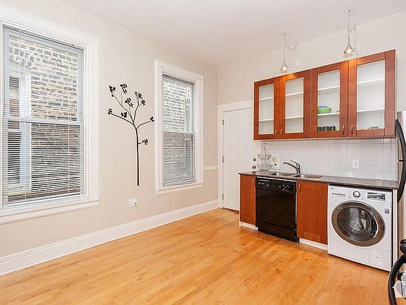 5th image of 1729 W Erie St #3n3rd