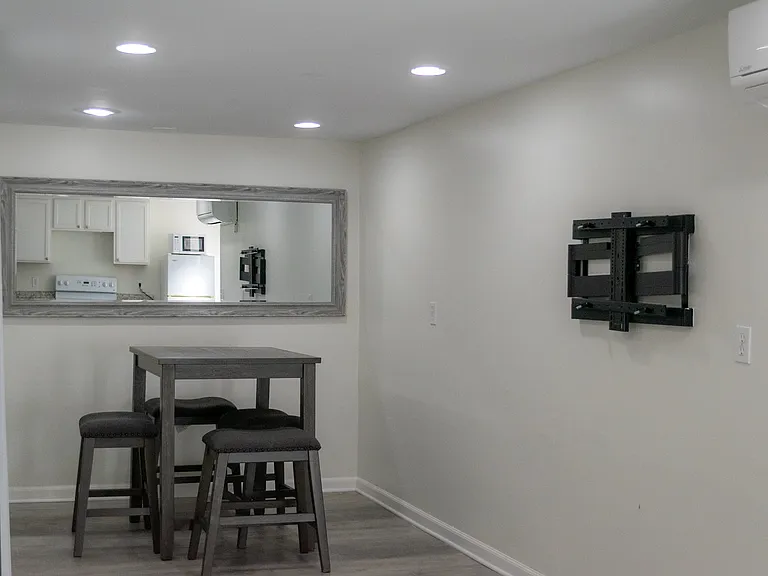 10 Vera Cir #B — Photo 5