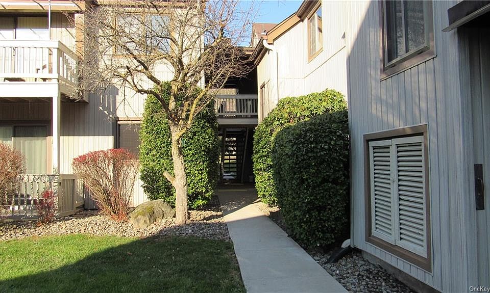 2nd image of 29 Sycamore Dr