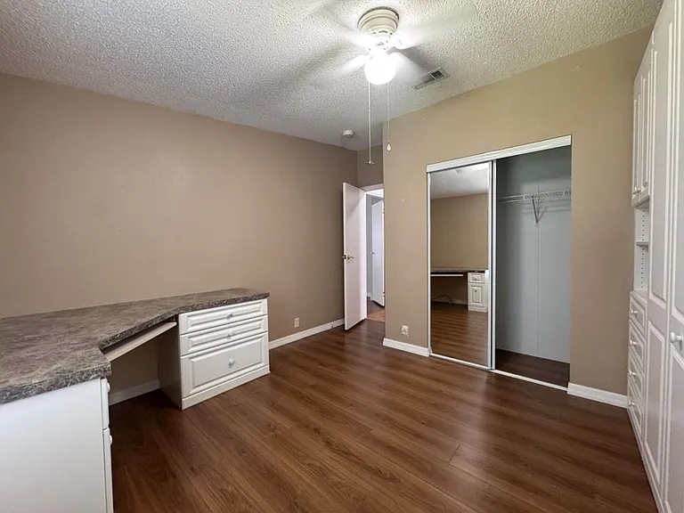 25 Winthrop Ln — Photo 17