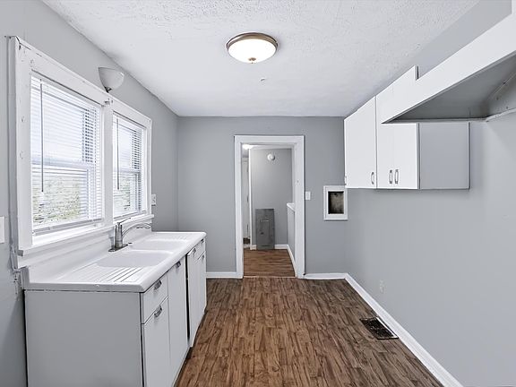 5th image of 2102 S Biltmore Ave