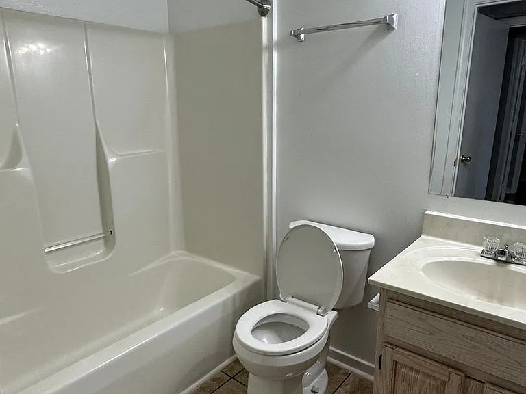 113 W Main St — Photo 5
