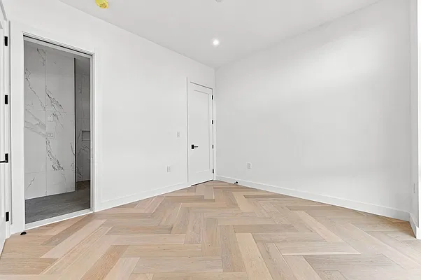 Bedroom, photo 2