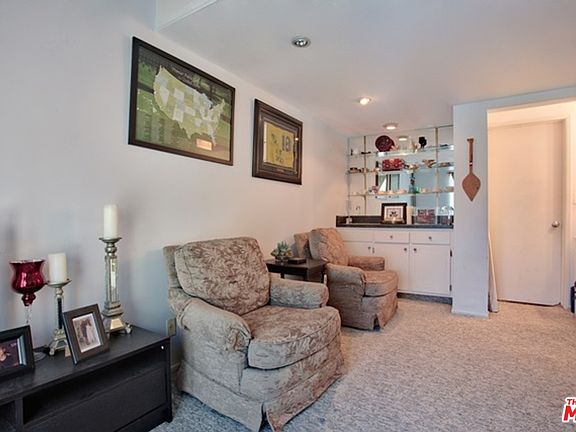 5th image of 922 14th St APT 201
