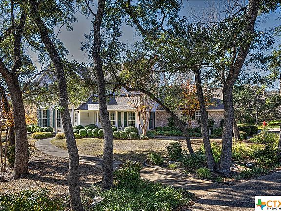 4th image of 930 Crescent Dr