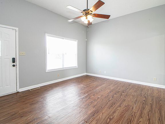 3rd image of 1212 Kendall Dr