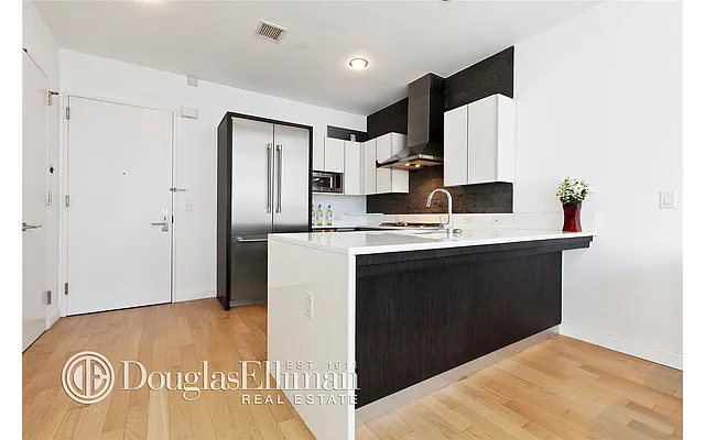 Rented by Douglas Elliman | media 15