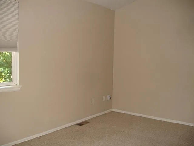 2106 Laramie Ct — Photo 11