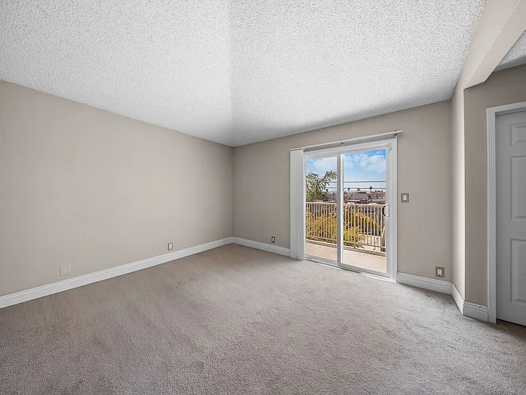 1190 Newport Ave. — Photo 11