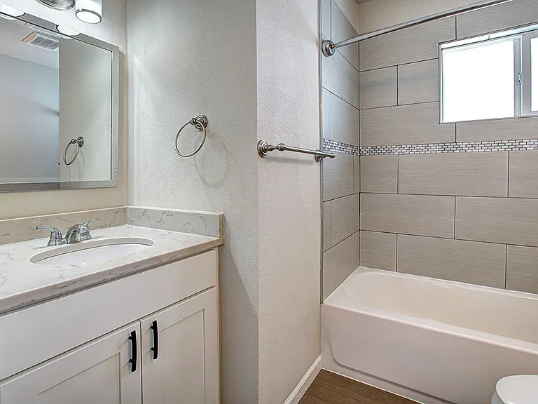 4120 Interlake Ave N — Photo 12