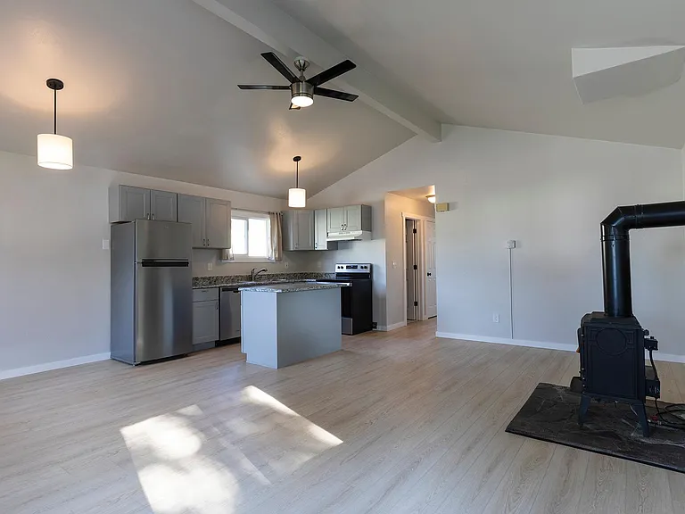 1814 Stoddard St #A — Photo 2