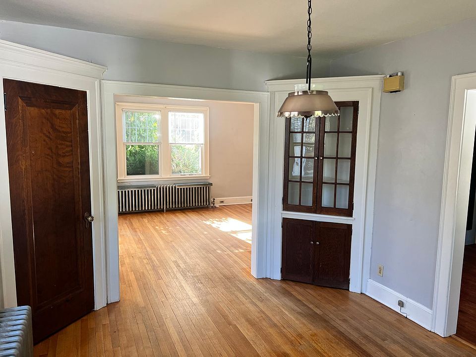 1st image of 31 Chapin Ave