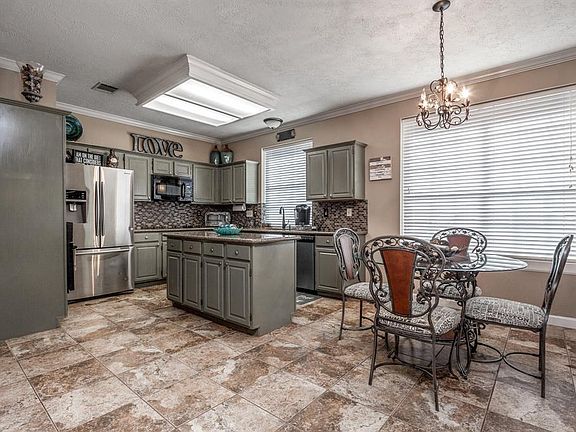 5th image of 3219 Kings Mountain Dr