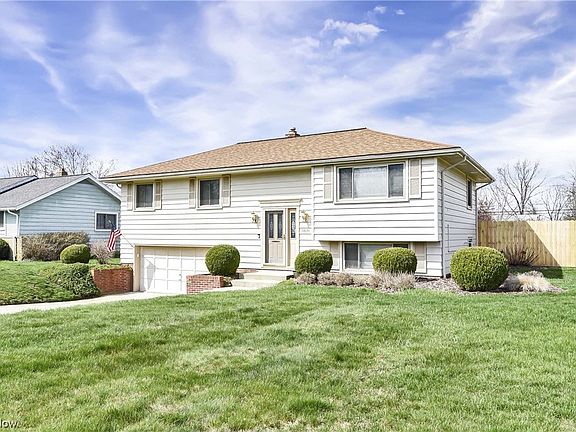 3rd image of 8674 Lincolnshire Blvd
