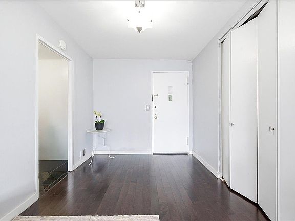 5th image of 7025 Yellowstone Blvd APT 5Q