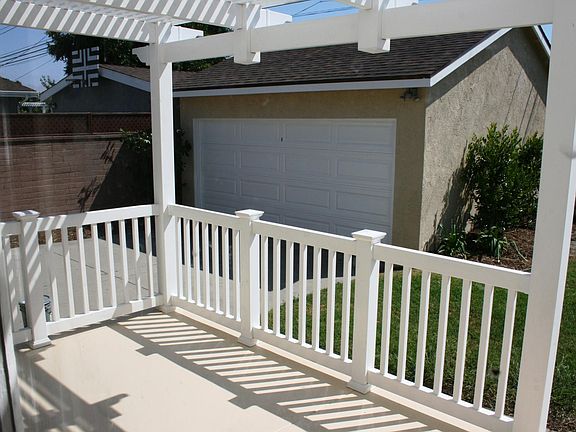 3rd image of 2527 Vuelta Grande Ave