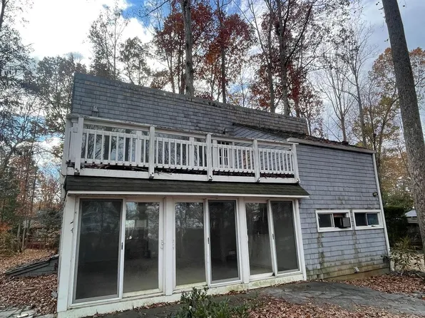 227 Beachside Cv, Locust Grove, VA 22508
