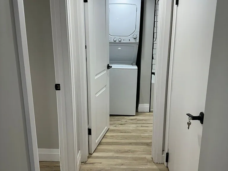 266 Dalhousie St #LOWER — Photo 11