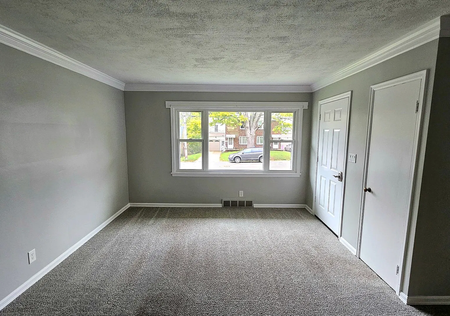 807 Arlington Ave — Photo 2