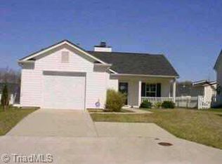 4703 Chestfield Ln, Greensboro, NC 27407