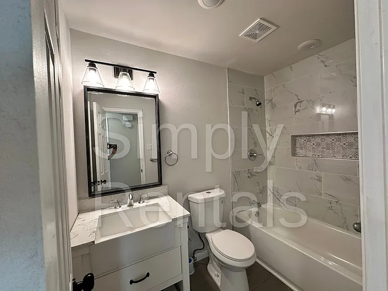 6716 Flamingo Rd — Photo 11