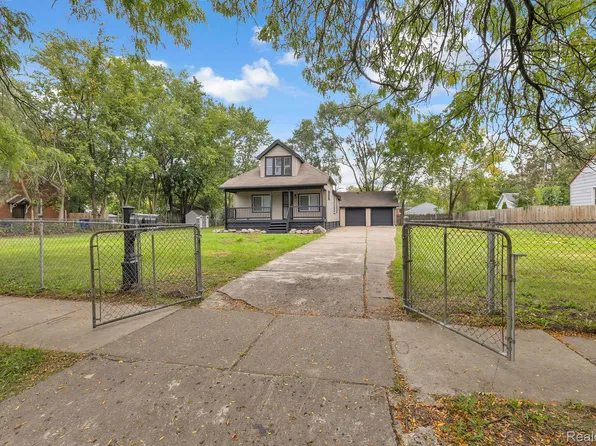 7686 Warwick St, Detroit, MI 48228