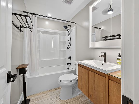 Completely brand new bathroom