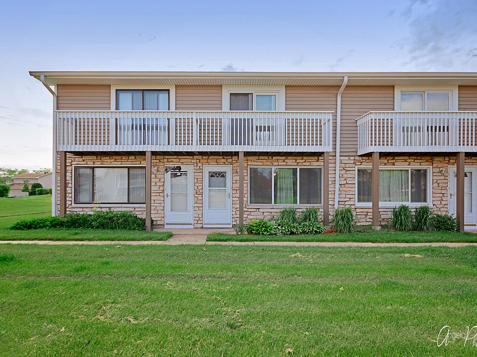 1st image of 17467 W Chestnut Ln #17467