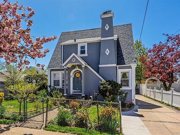 3rd image of 154 E Dean Street