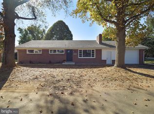 17401 Amber Dr, Hagerstown, MD 21740