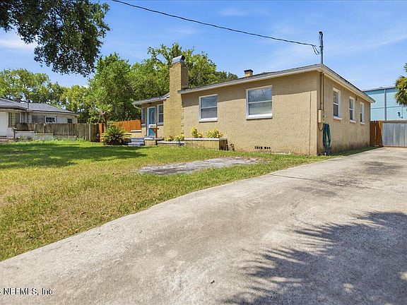 4th image of 2284 LARCHMONT Road