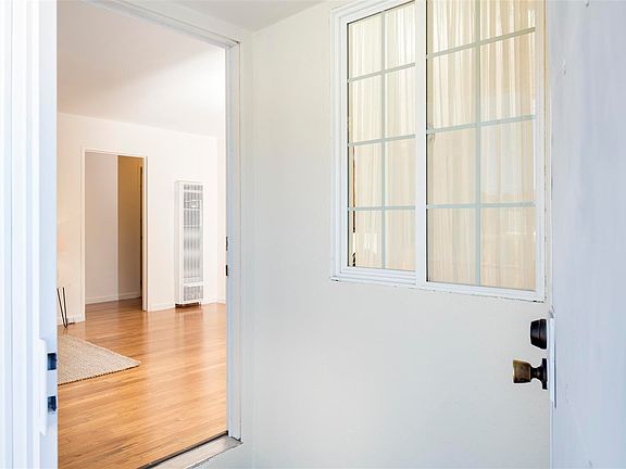 4th image of 2840 Arundel Way