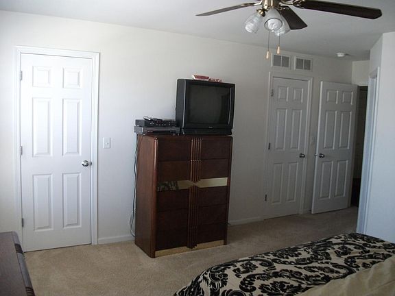 Mater Bedroom w/ two closets