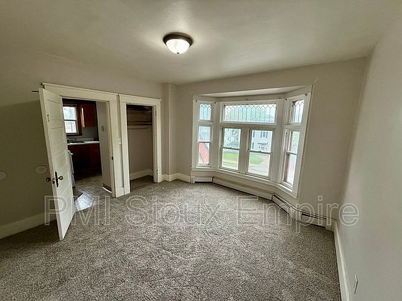 5th image of 927 S Spring Ave APT 3