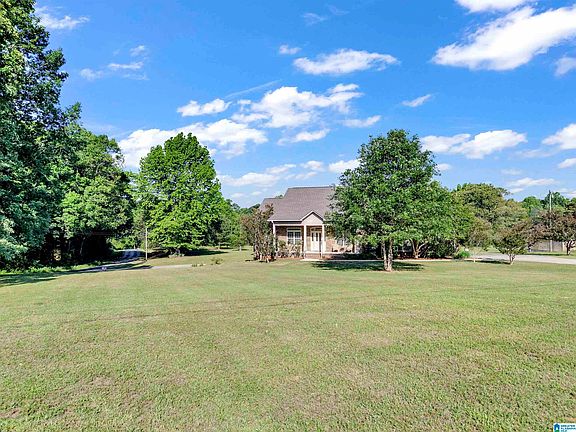 3rd image of 15 Cherry Blossom Ln