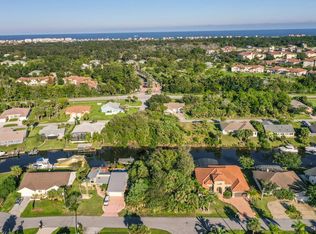 18 Crescent Ct N, Palm Coast, FL 32137