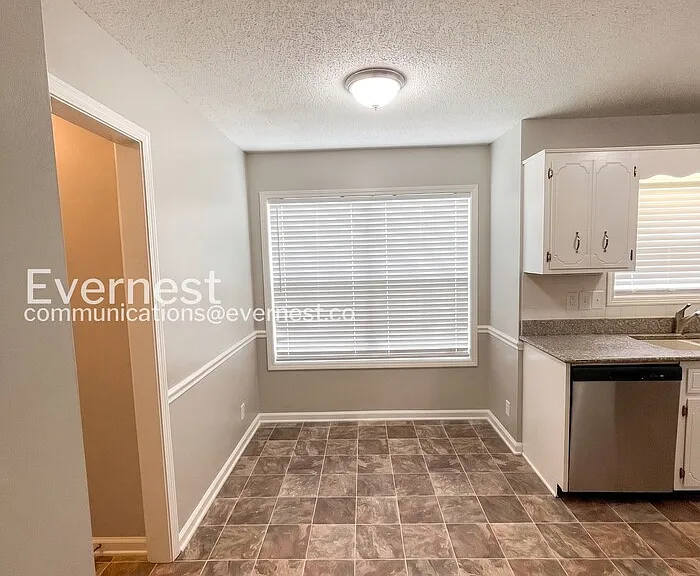 1035 Summerhaven Rd — Photo 6
