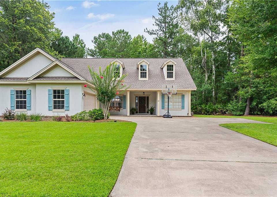 1st image of 495 Belmont Cir