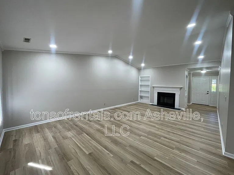 115 Bent Tree Dr #4 — Photo 3