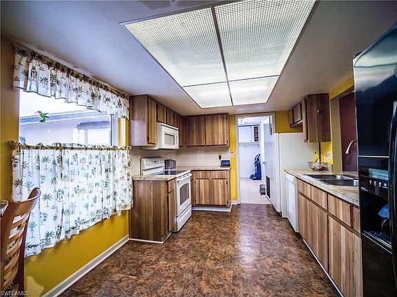 5th image of 1355 Torreya Cir