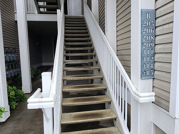 2nd image of 14714 Admiralty Way #B 208